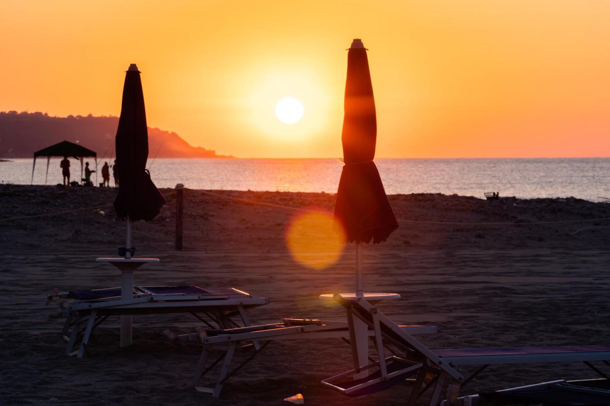 Le Dune Beach Club Messina Exterior foto