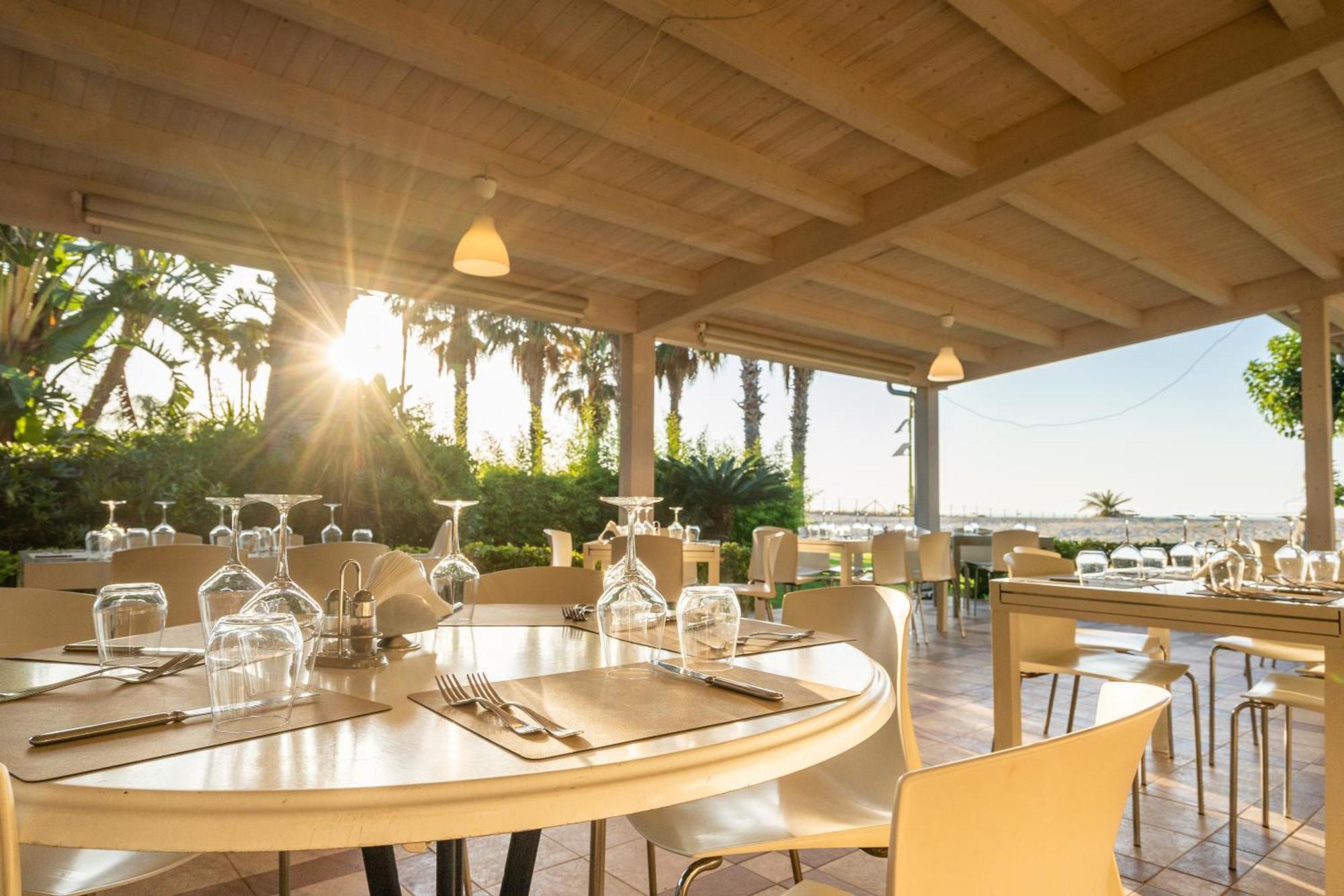 Le Dune Beach Club Messina Exterior foto